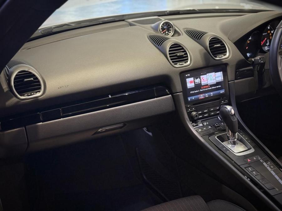 718 CAYMAN T - Image 12